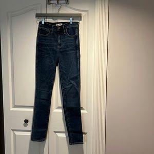 Madewell 10" High-Rise Skinny Jeans in Danny Wash: TENCEL™ Denim Edition size 26
